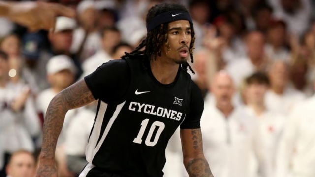 英超首轮热刺迎战曼城激烈对抗掀起赛季狂潮回顾