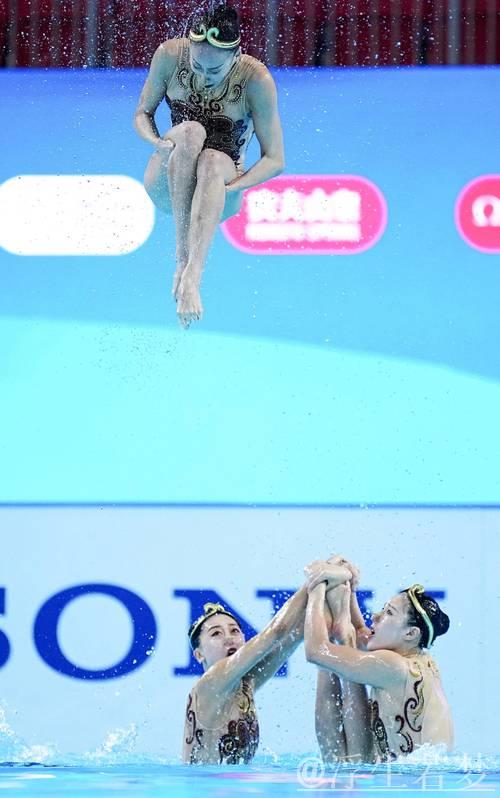 中国队世锦赛花游集体技巧自选再夺桂冠,斩获第四金 中国队世锦赛花游集体技巧自选再夺桂冠,斩获第四金